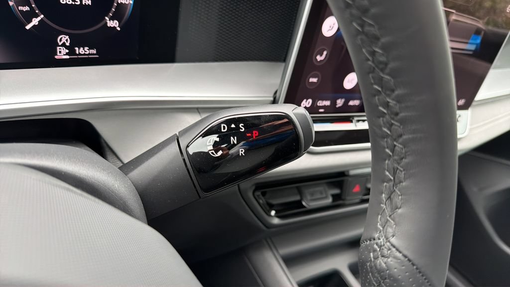 New 2026 Volkswagen Tiguan SE R-Line FWD image 14
