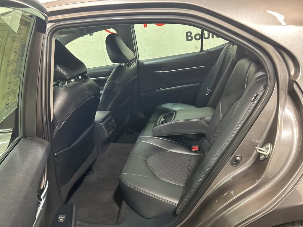Used 2020 Toyota Camry XSE w/ Navigation Package image 20