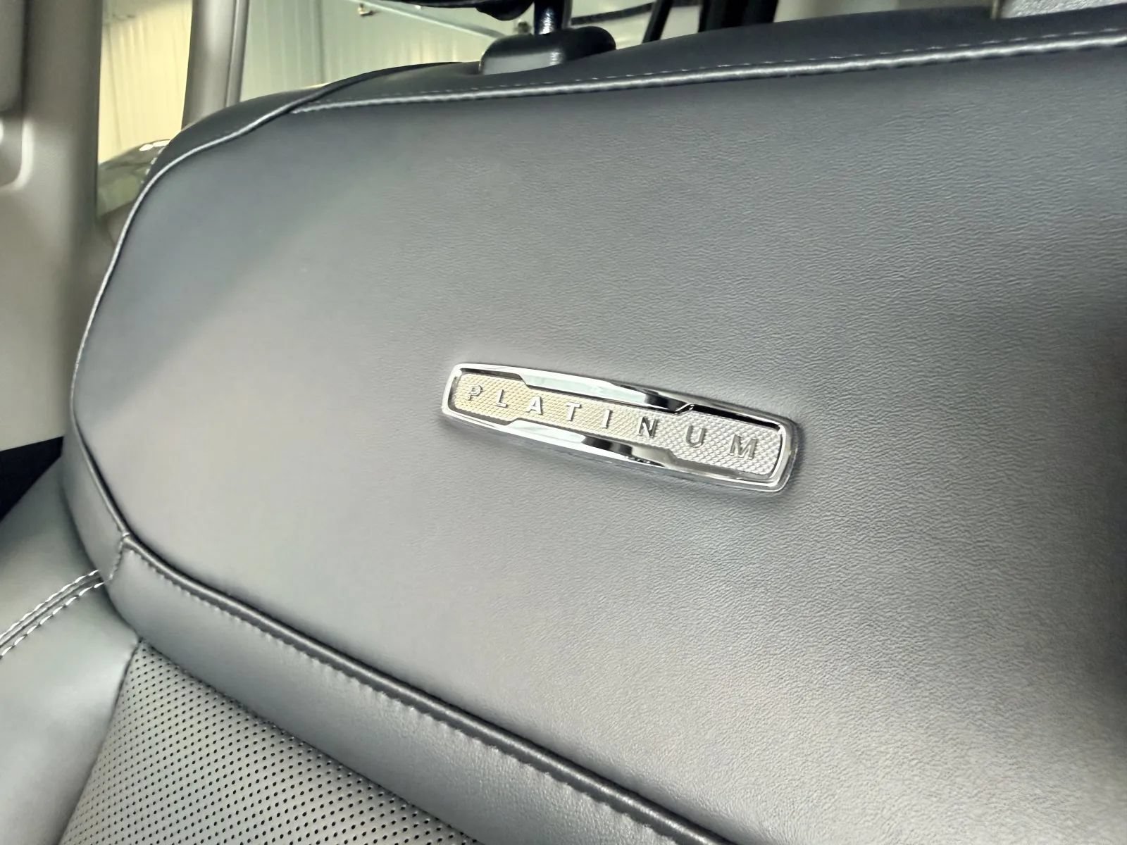 Used 2025 Ford Expedition Platinum AWD/4WD image 45
