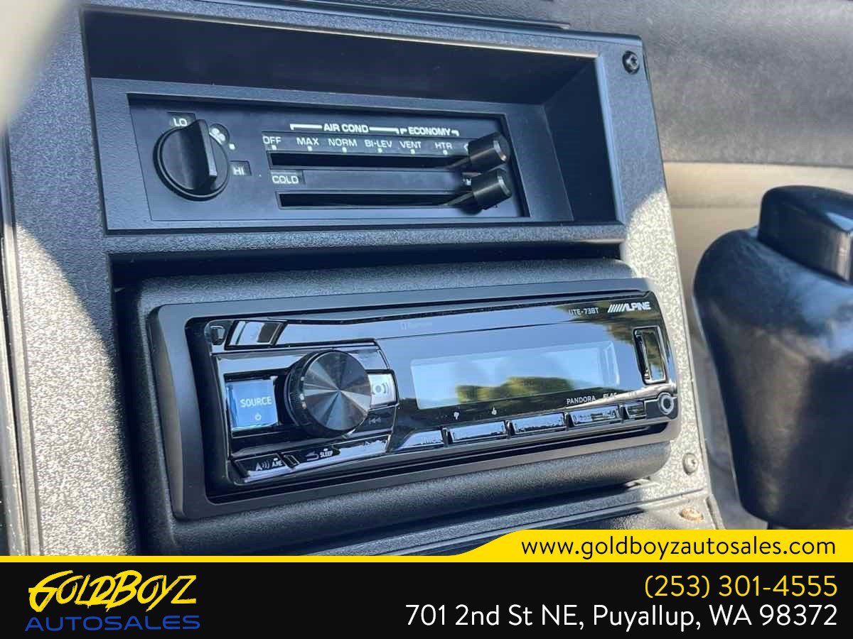 Used 1987 Chevrolet Camaro Z28 RWD image 16