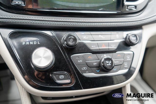 Used 2021 Chrysler Pacifica Limited w/ Uconnect Theater Family Group image 32