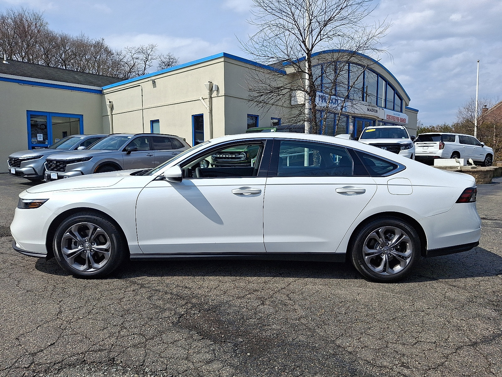 Certified 2023 Honda Accord EX image 8