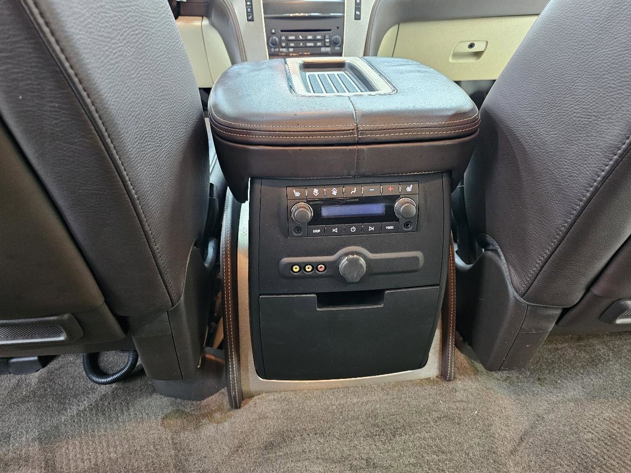 Used 2014 Cadillac Escalade Platinum AWD/4WD image 27