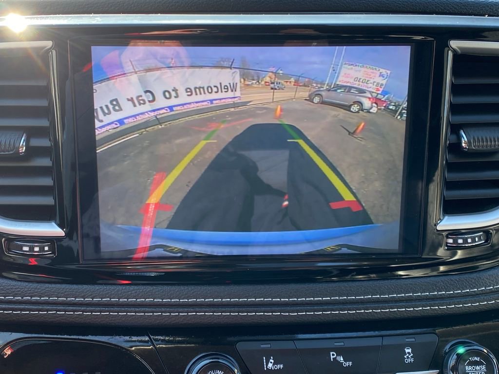 Used 2024 Chrysler Pacifica Select image 29