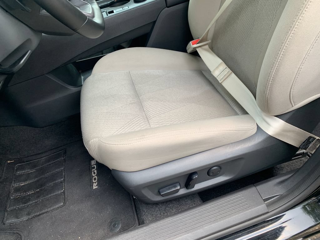 Used 2025 Nissan Rogue SV AWD/4WD image 22