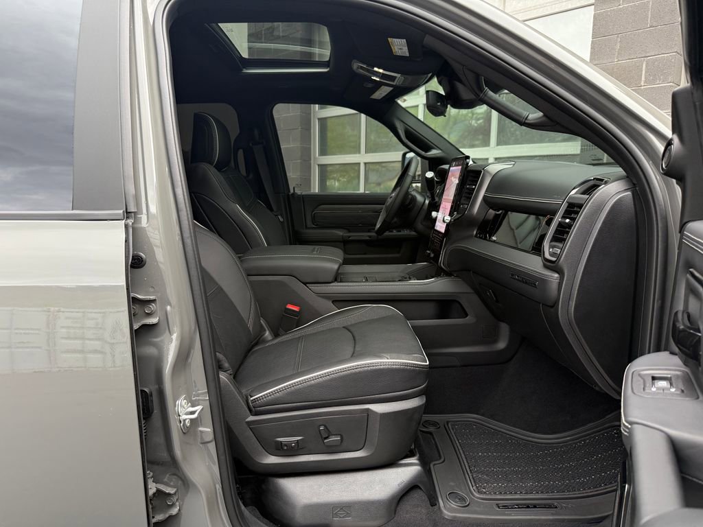 Used 2026 RAM 3500 Limited image 20
