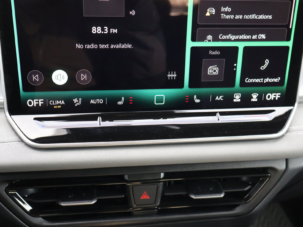Certified 2026 Volkswagen Tiguan SE R-Line AWD/4WD image 19
