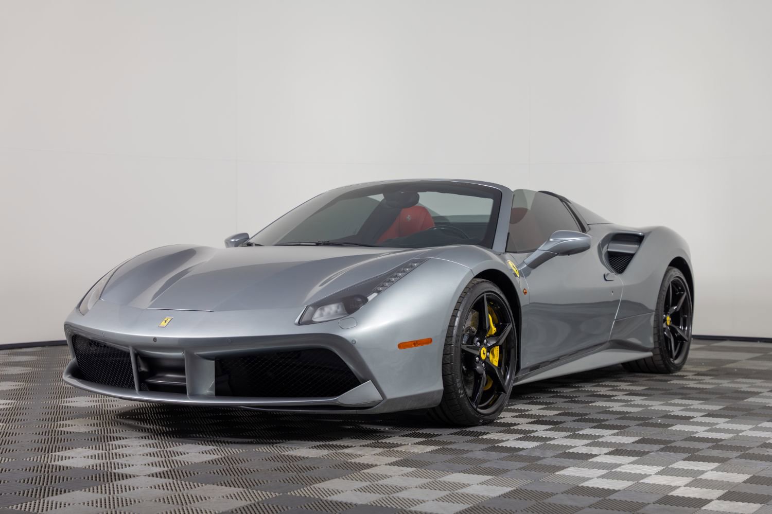 Used 2019 Ferrari 488 Spider image 13