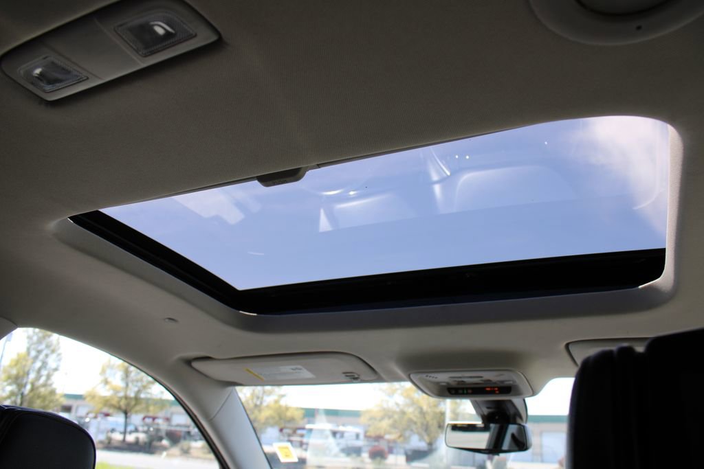 Used 2019 Chevrolet Traverse Premier w/ LPO, Floor Liner Package AWD/4WD image 30