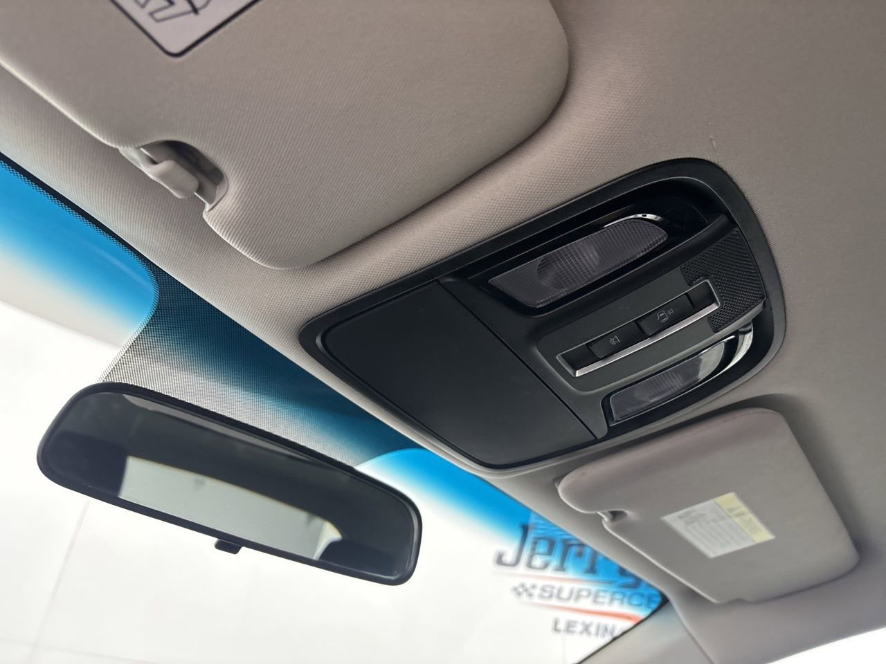 Used 2020 Kia Sorento LX image 19