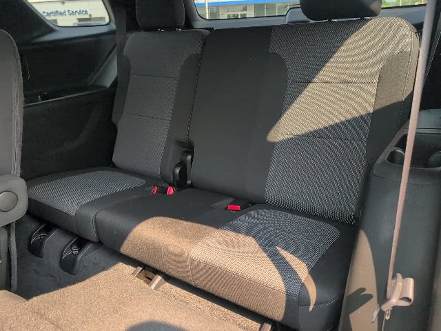 Used 2022 Chevrolet Traverse LT FWD image 38