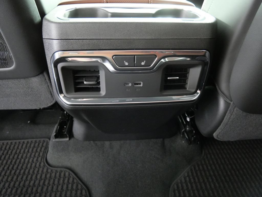 New 2026 GMC Sierra 3500 Denali Ultimate AWD/4WD image 17