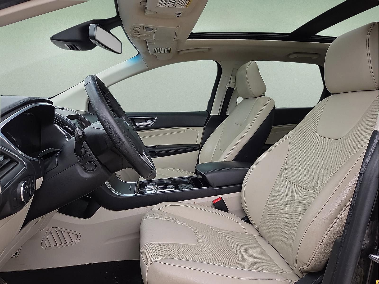 Used 2020 Ford Edge Titanium w/ Equipment Group 301A FWD image 14