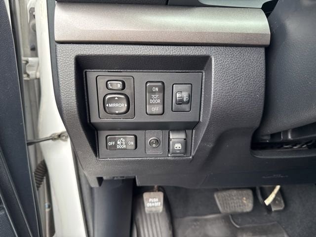 Used 2014 Toyota Tundra SR5 w/ SR5 Upgrade Package RWD image 11