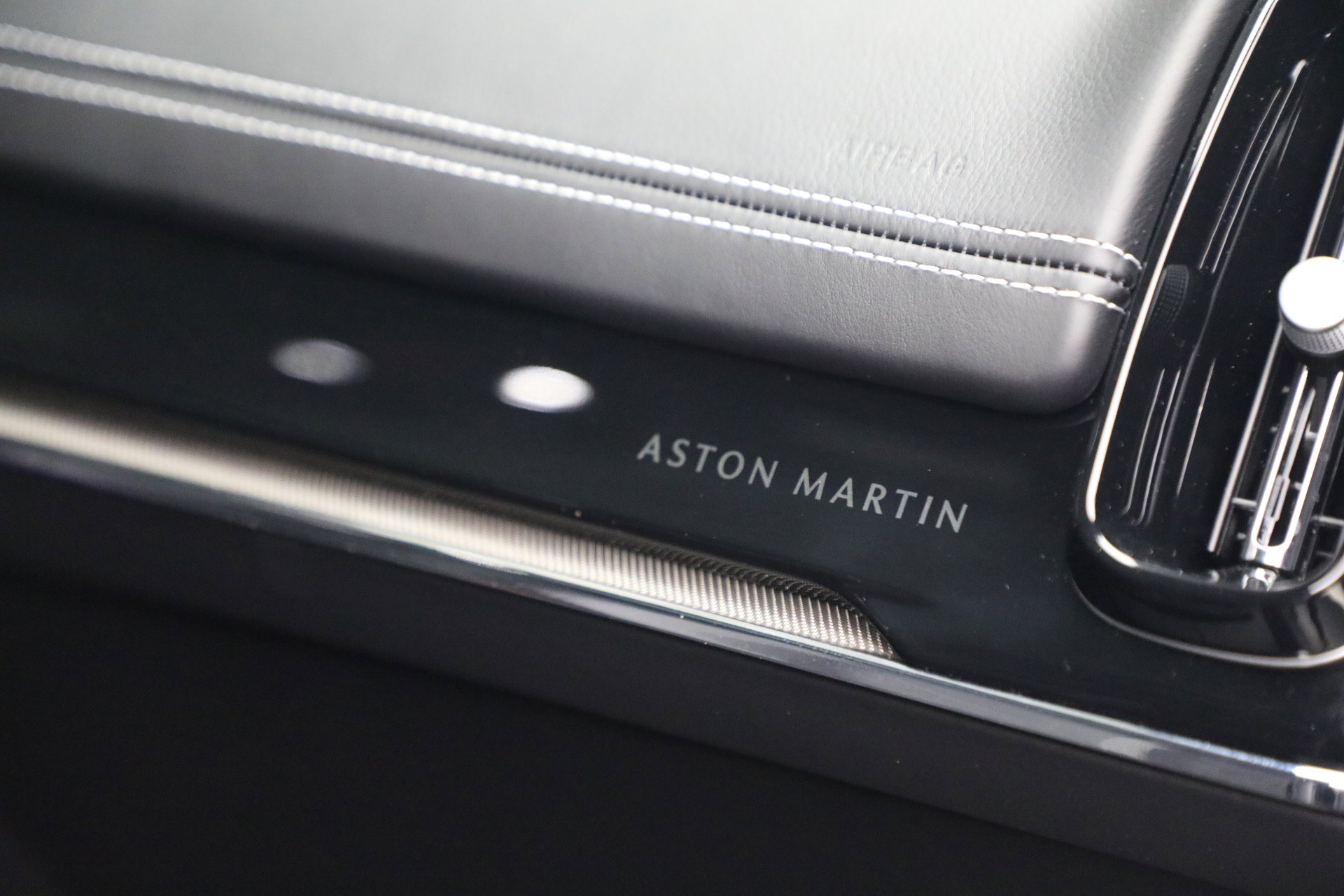 New 2026 Aston Martin DBX S image 35