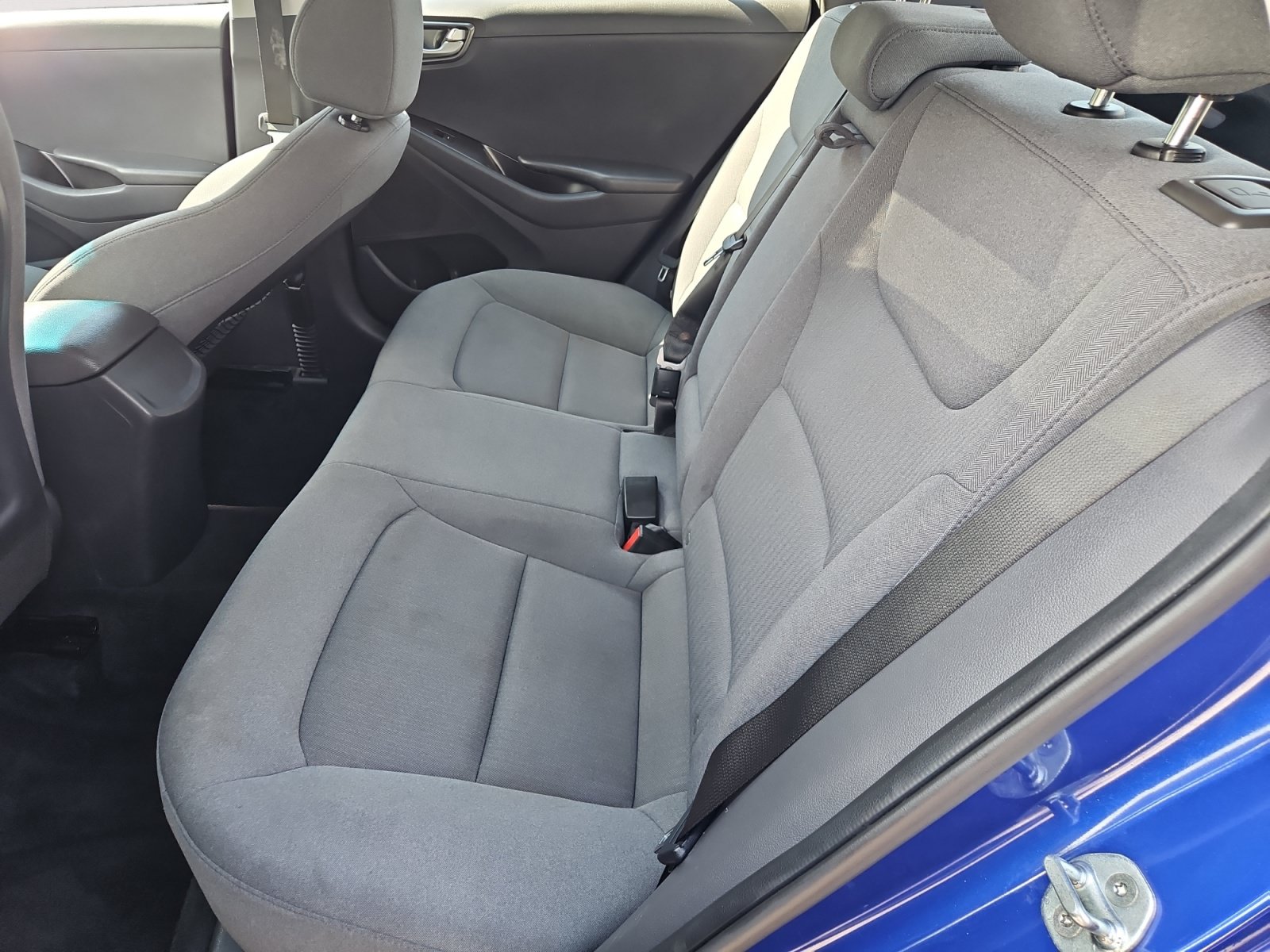 Used 2020 Hyundai Ioniq SE FWD image 14