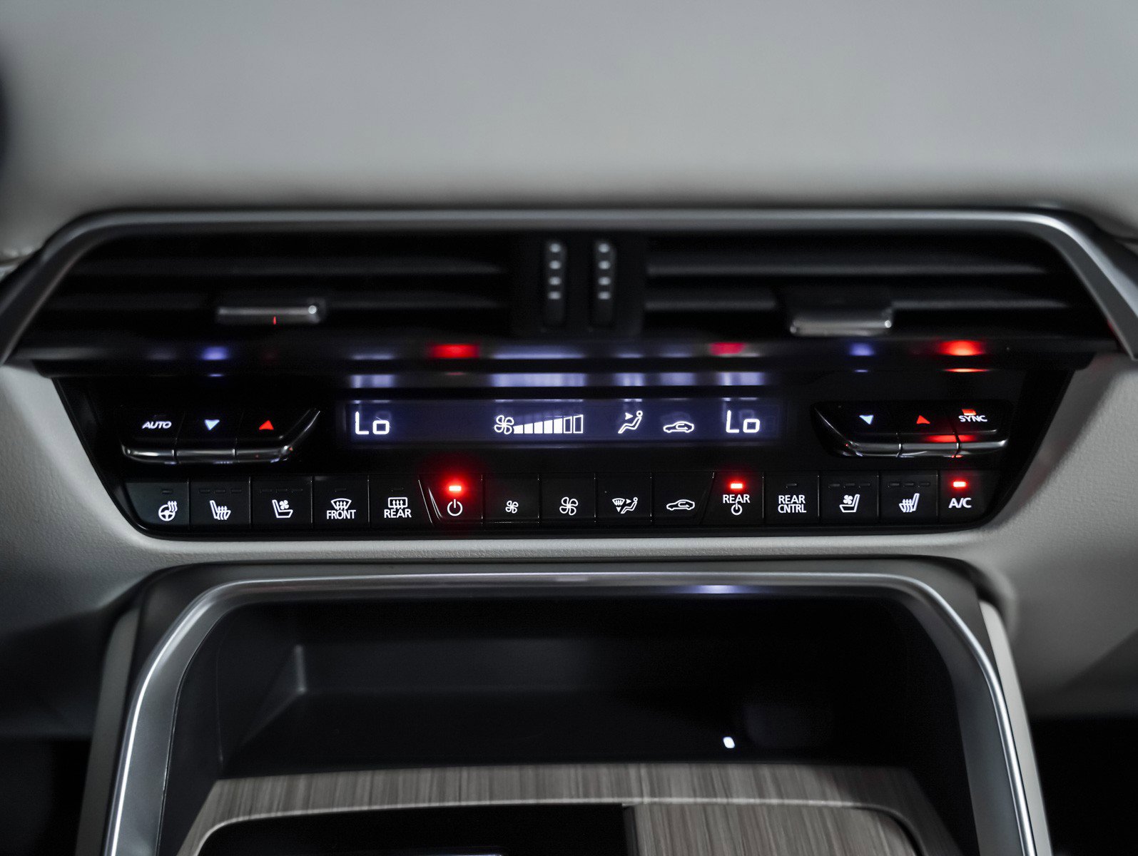 Used 2025 MAZDA CX-90 3.3 Turbo S w/ Premium Package image 18