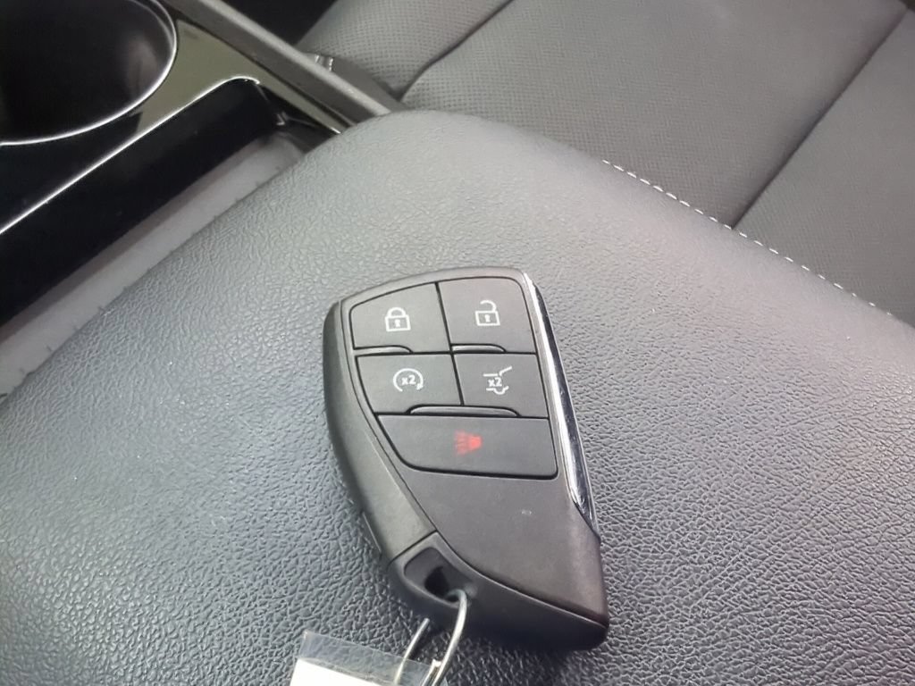 Used 2024 Chevrolet Blazer EV LT AWD/4WD image 15