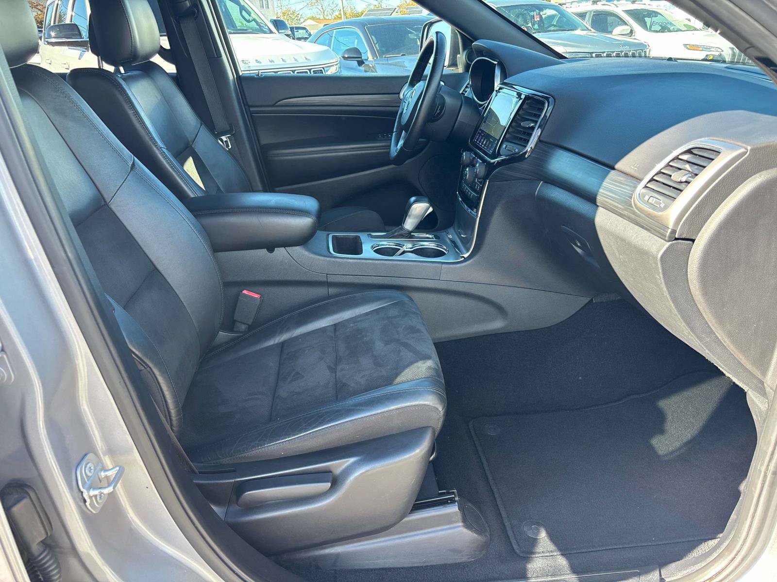 Certified 2019 Jeep Grand Cherokee Altitude AWD/4WD image 16