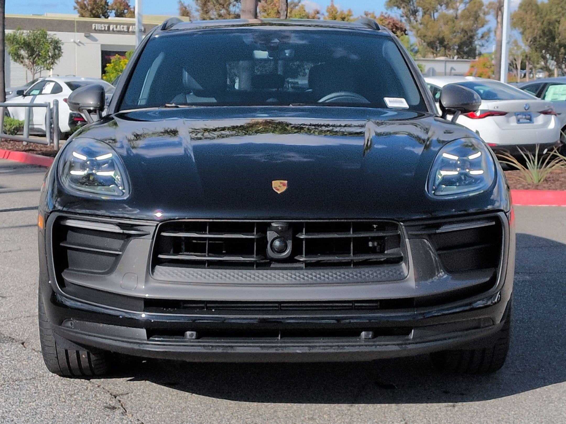 Used 2025 Porsche Macan Turbo image 3