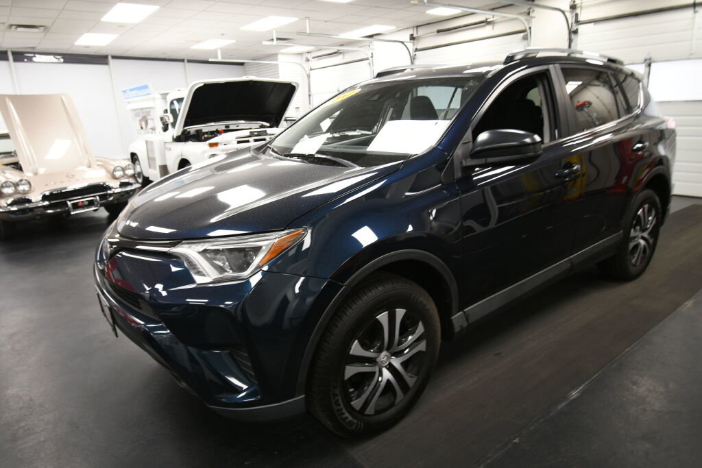 Used 2017 Toyota RAV4 LE w/ All Weather Liner Package FWD image 3