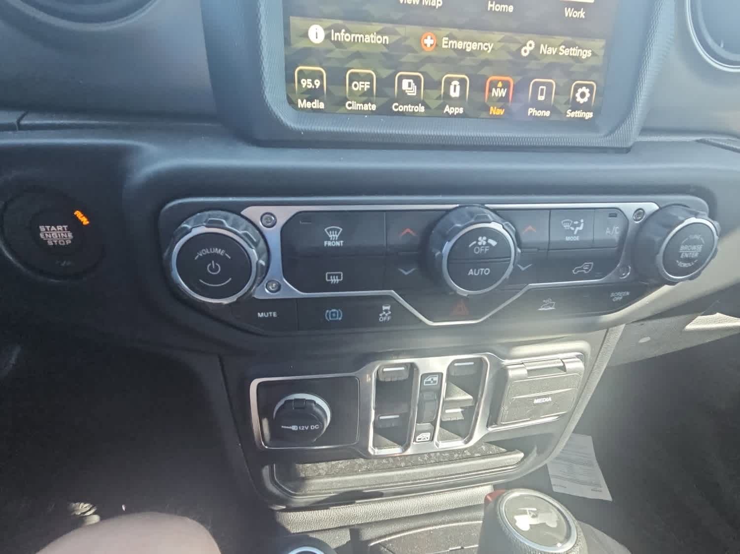 Used 2023 Jeep Wrangler Unlimited w/ 8.4" Radio Group AWD/4WD image 17