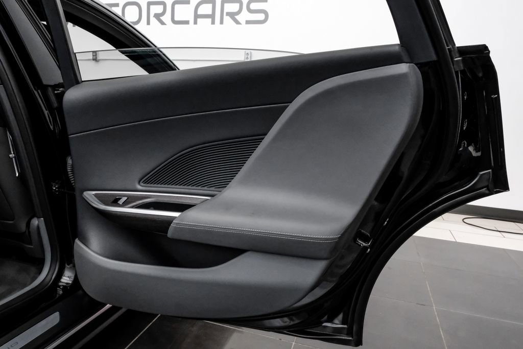 Used 2025 Lucid Air Touring image 58