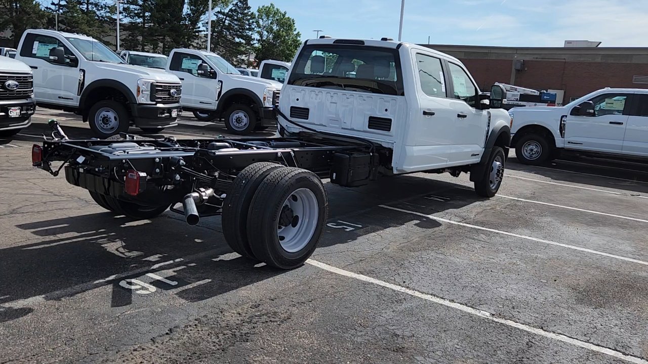 New 2025 Ford F550 4x4 Crew Cab image 9