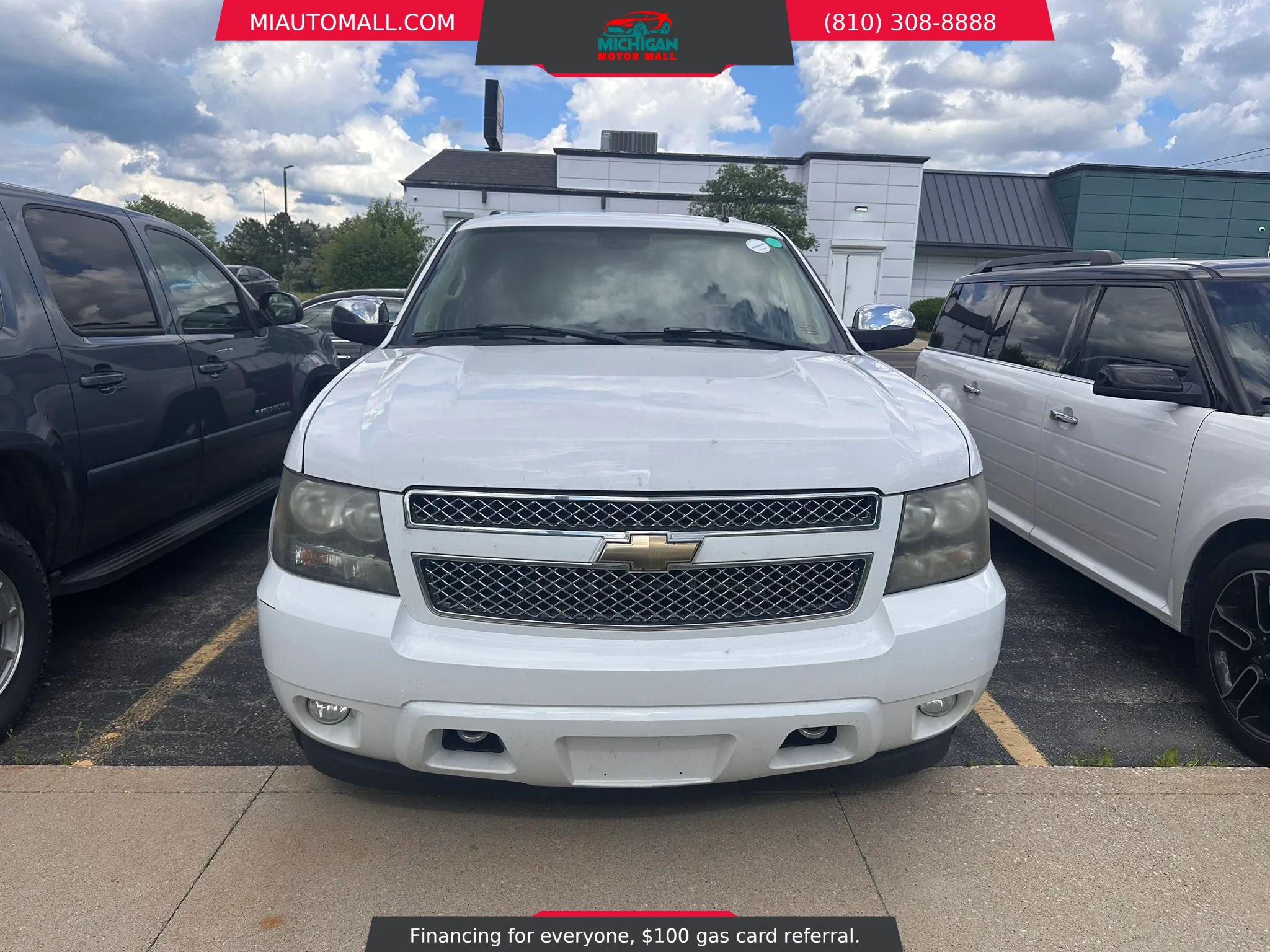 Used 2008 Chevrolet Suburban LTZ w/ LTZ Preferred Equipment Group AWD/4WD image 2
