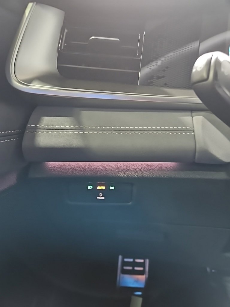 New 2026 Volkswagen Tiguan SE R-Line image 35