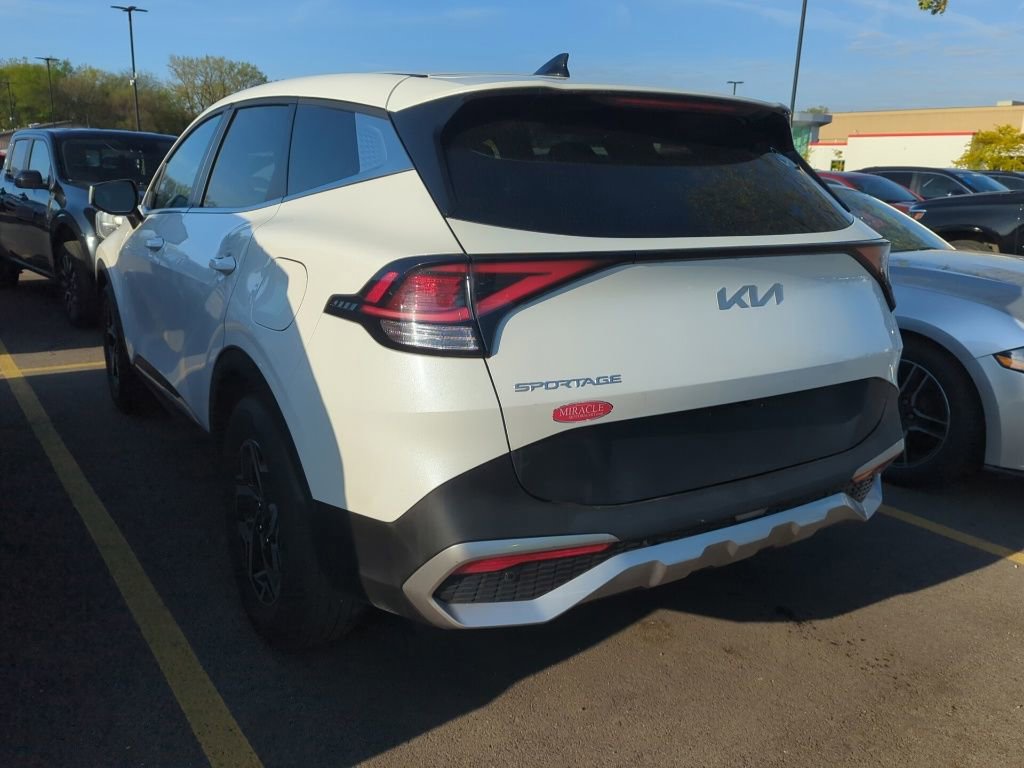 Used 2023 Kia Sportage LX image 4