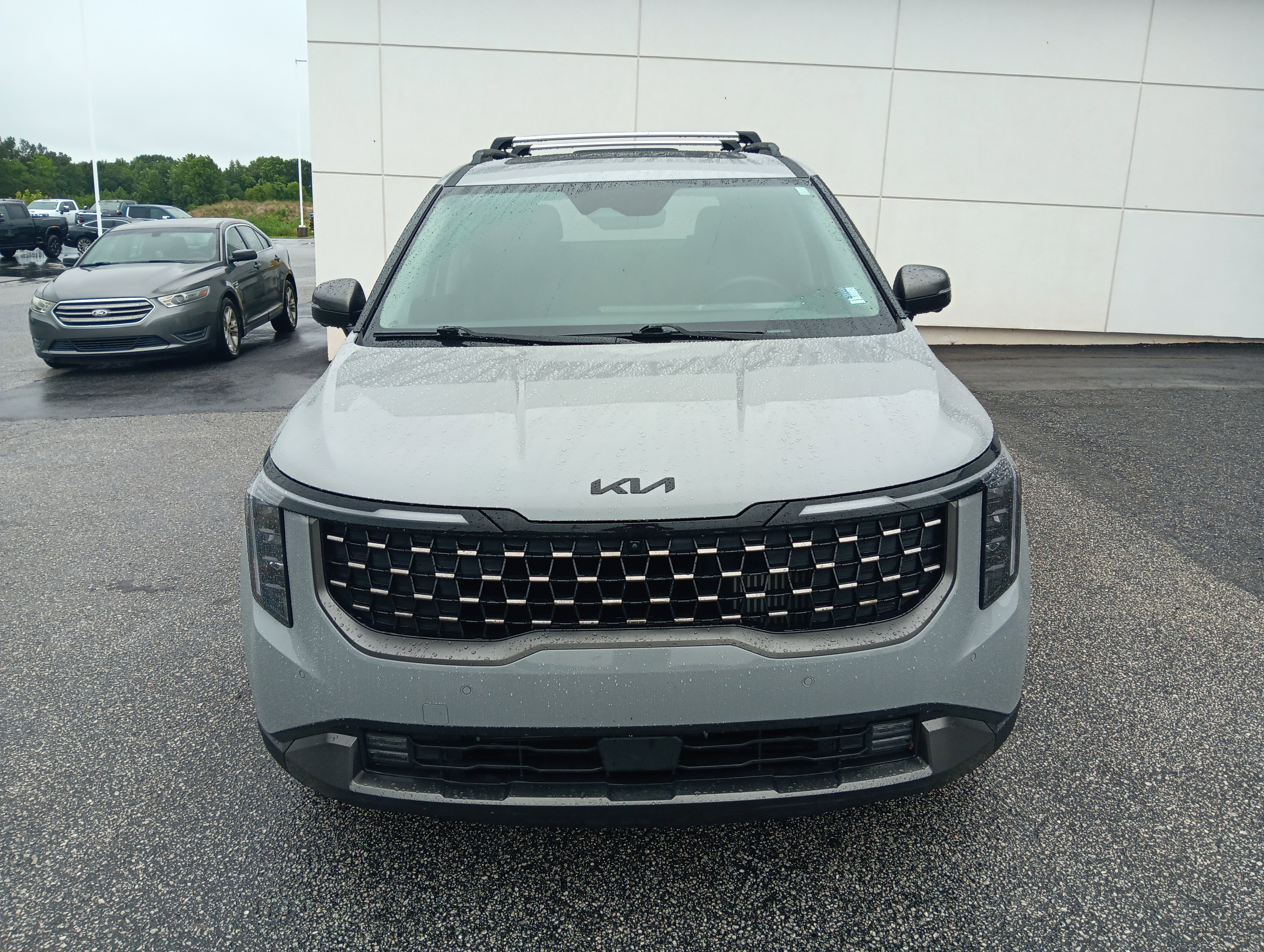 Used 2025 Kia Carnival SX FWD image 9