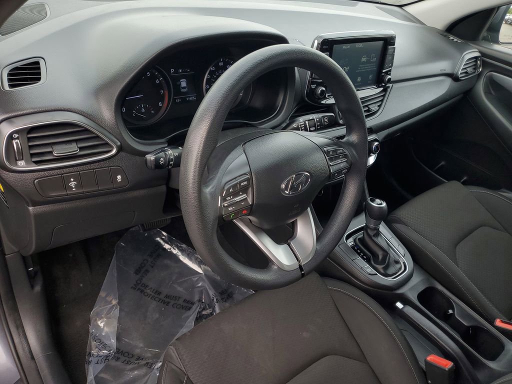 Used 2018 Hyundai Elantra GT FWD image 9