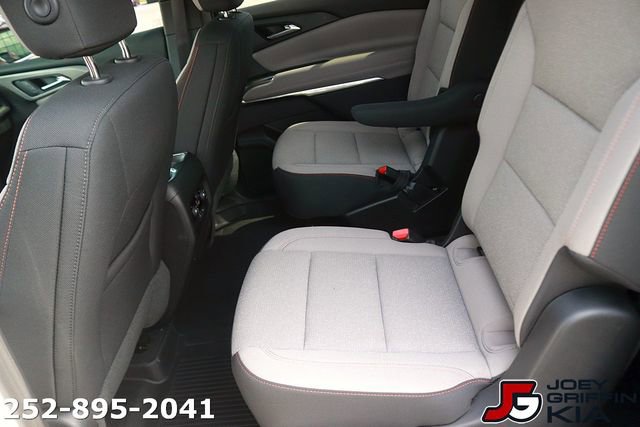 Used 2026 Chevrolet Traverse LT w/ Sun and Wheel Package FWD image 15