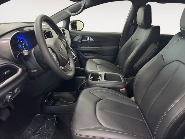 New 2026 Chrysler Pacifica Select image 6