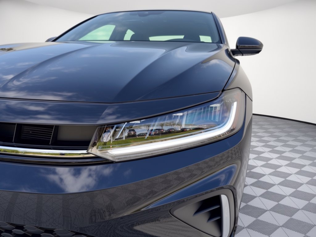Used 2026 Volkswagen Jetta SE FWD image 12