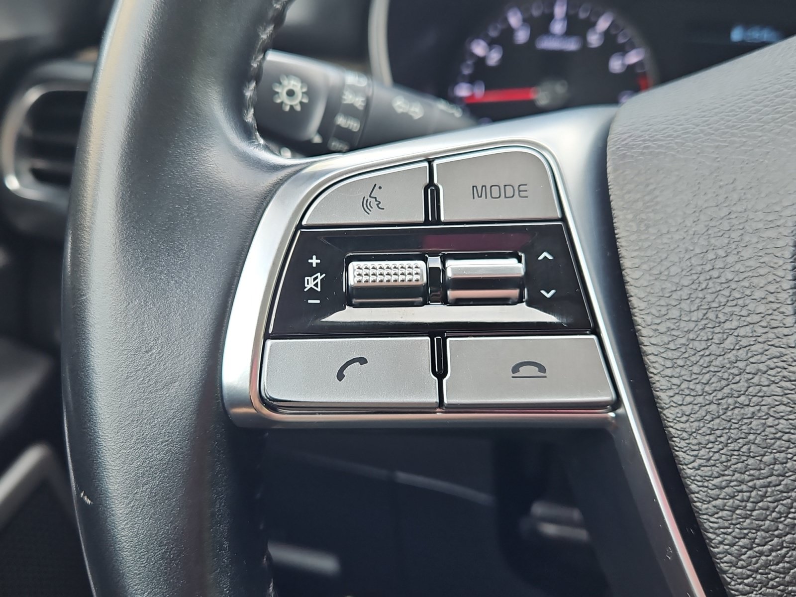 Used 2020 Kia Telluride EX w/ EX Premium Package FWD image 27
