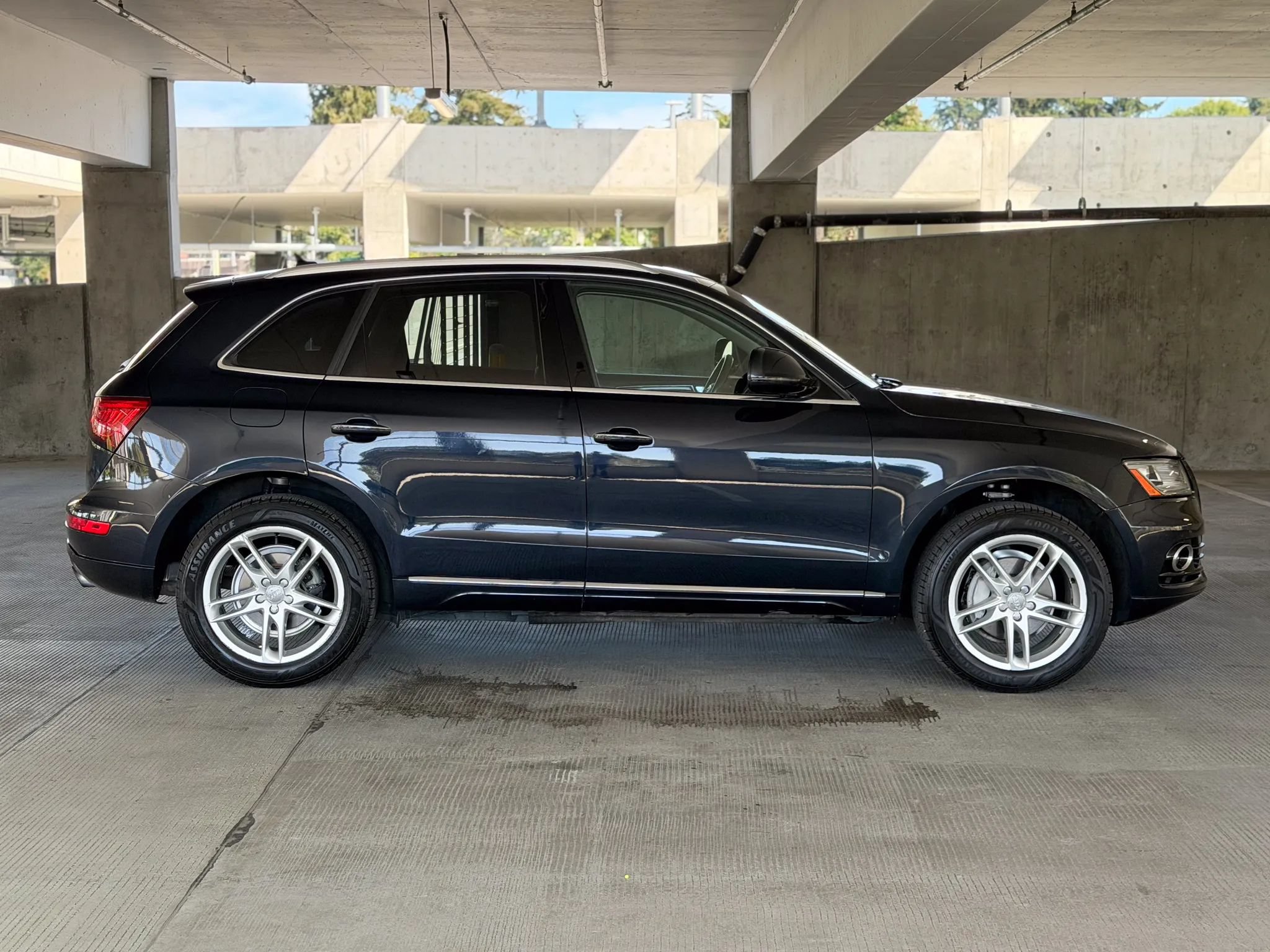 Used 2015 Audi Q5 2.0T Premium Plus w/ Technology Package AWD/4WD image 4