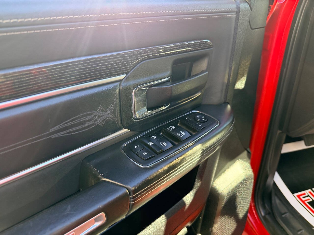 Used 2014 RAM 2500 Tradesman w/ Chrome Appearance Group AWD/4WD image 17