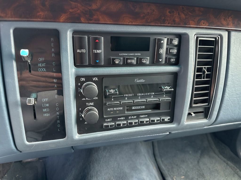 Used 1995 Cadillac Fleetwood Brougham image 48