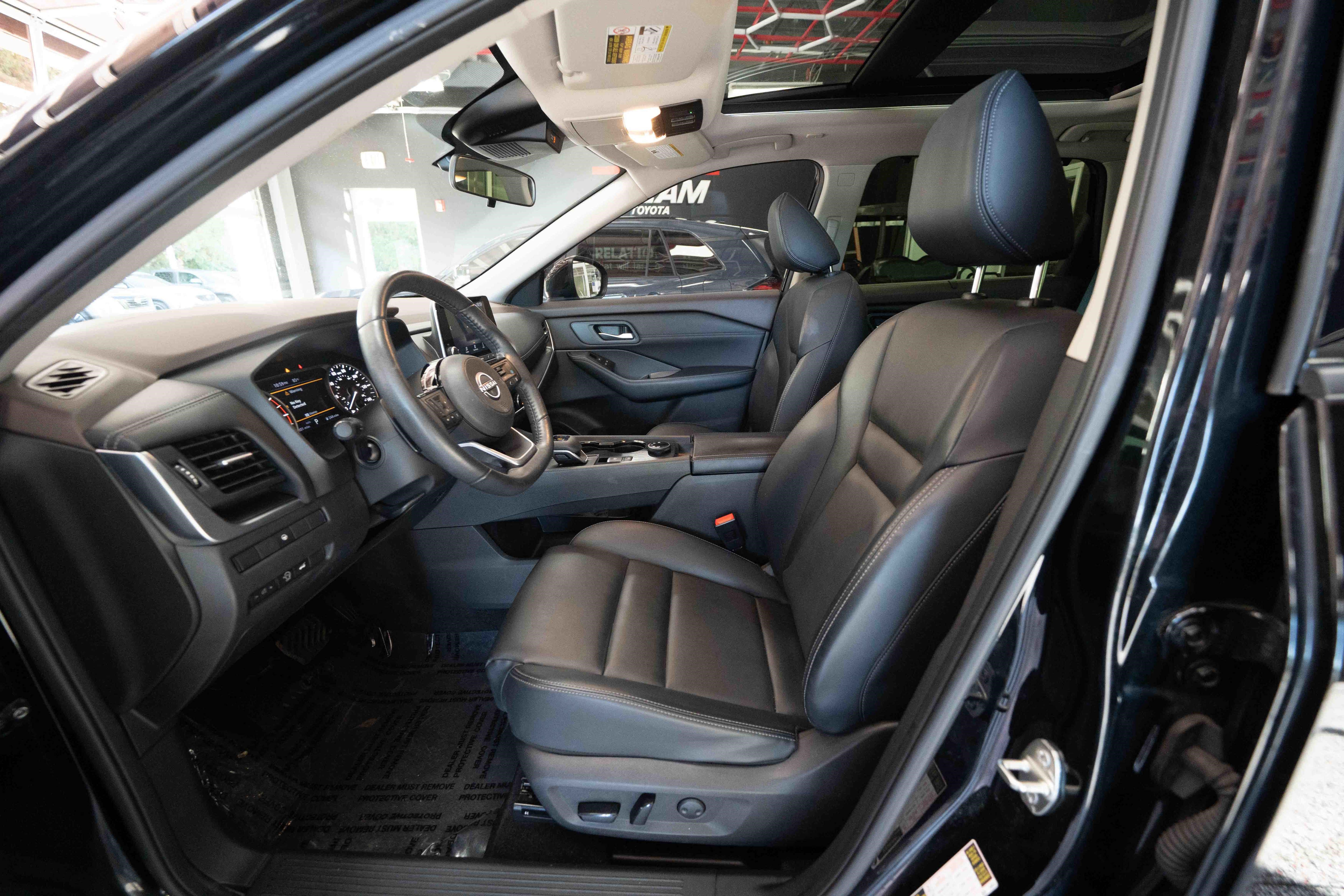 Used 2023 Nissan Rogue SV w/ SV Premium B Package AWD/4WD image 9