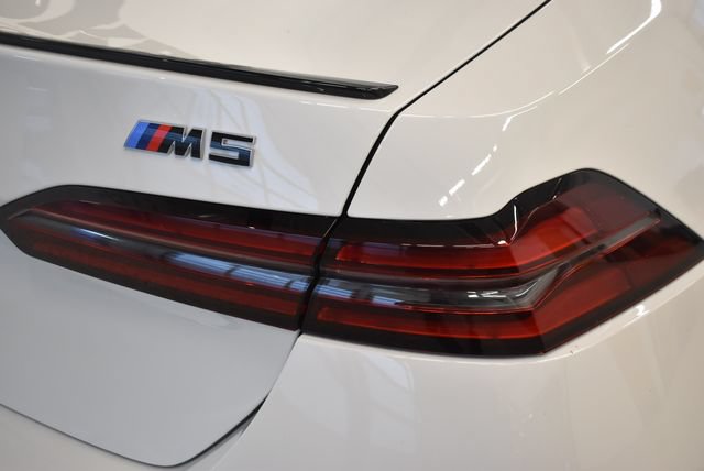 New 2027 BMW M5 w/ Executive Package AWD/4WD image 12