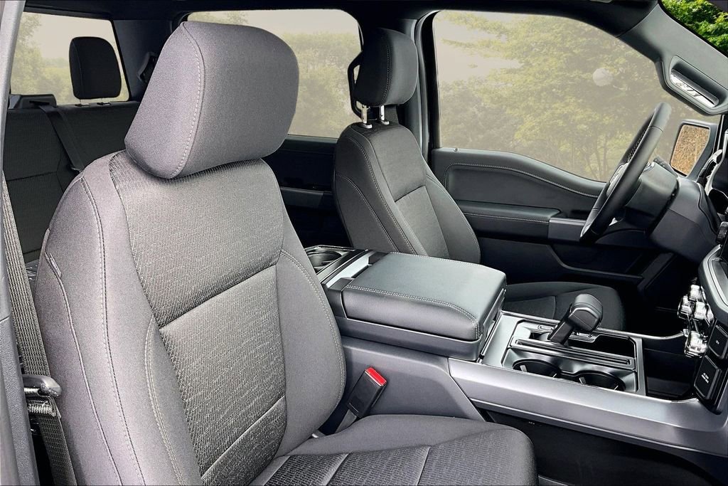 New 2025 Ford F150 XLT w/ Equipment Group 302A MID image 8