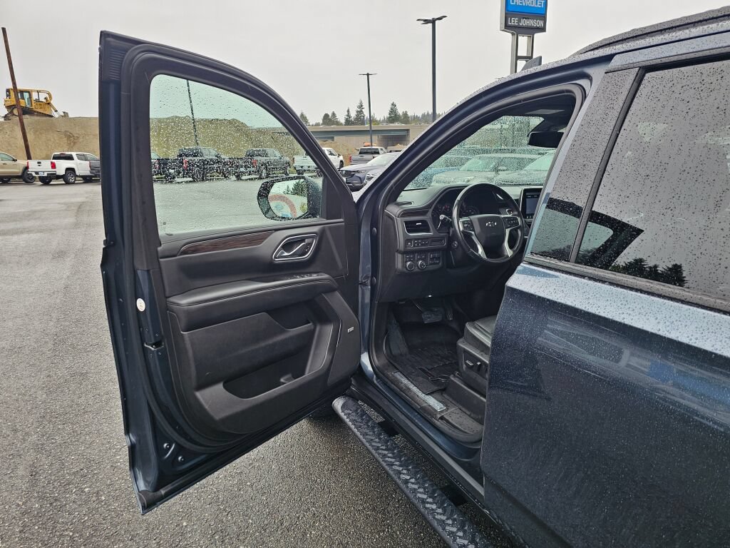 Used 2021 Chevrolet Suburban Z71 w/ Z71 Signature Package AWD/4WD image 20