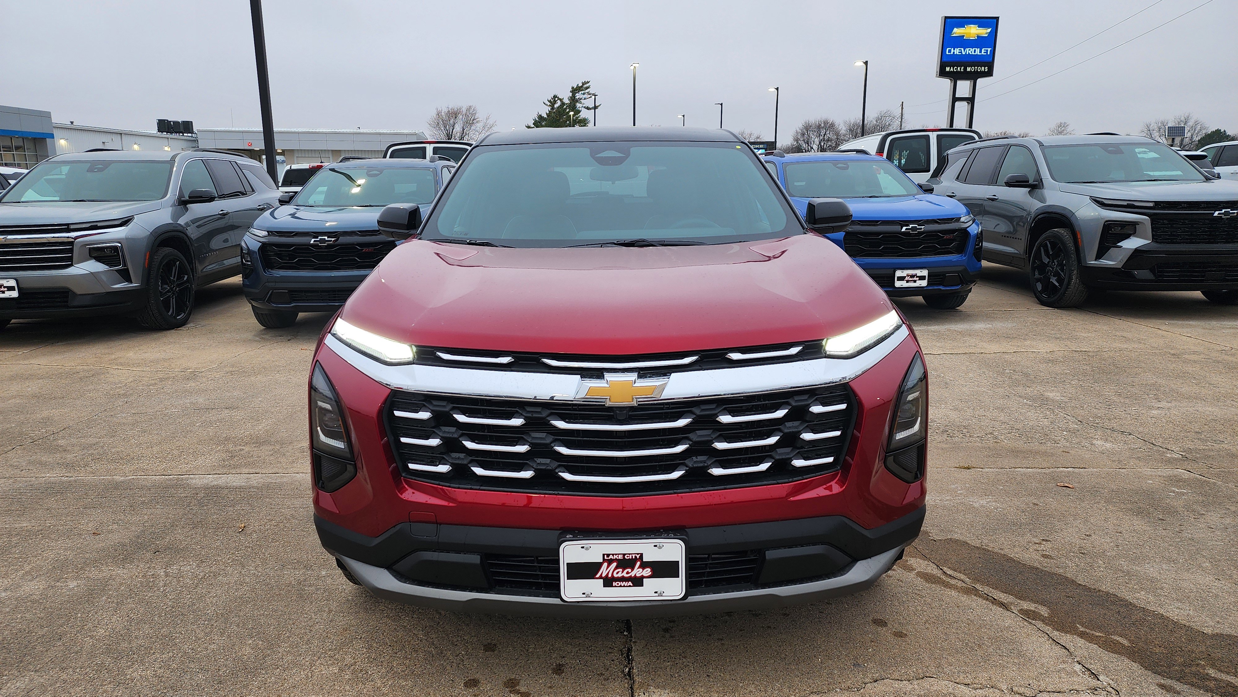 New 2026 Chevrolet Equinox LT w/ Convenience Package II image 2