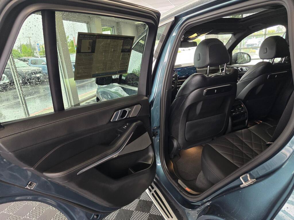 Used 2026 BMW X5 xDrive40i AWD/4WD image 36