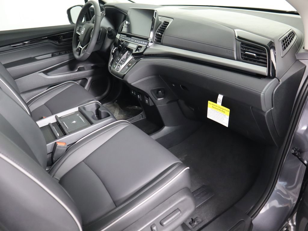 New 2026 Honda Odyssey Touring image 18