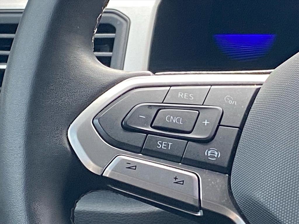 Used 2022 Volkswagen Atlas Cross Sport SE FWD image 8