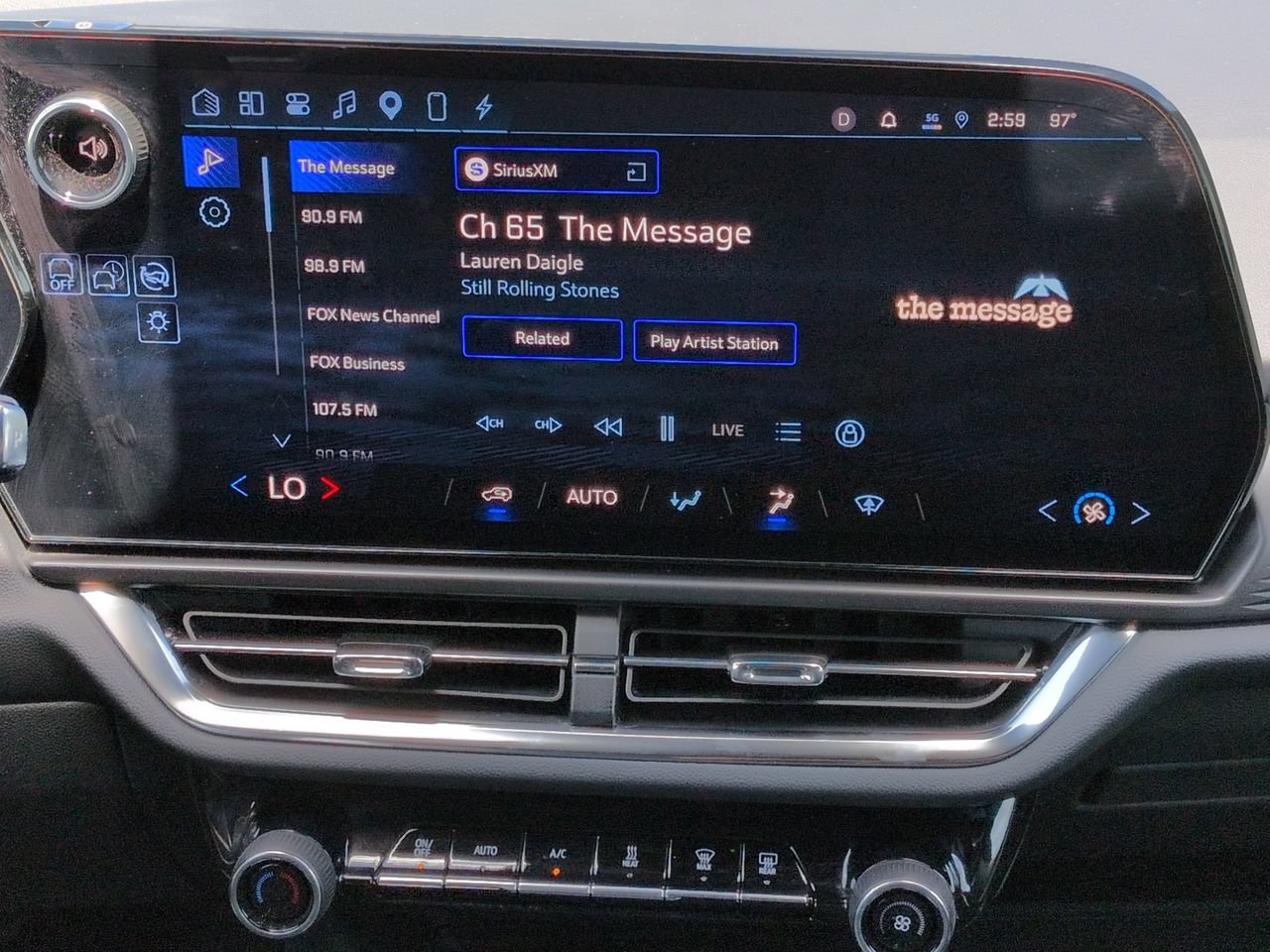 Used 2025 Chevrolet Equinox EV LT FWD image 18