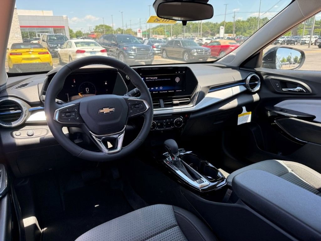 New 2026 Chevrolet Trax LT w/ LT Convenience Package FWD image 14